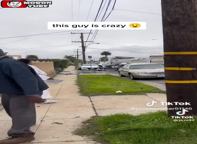 Video :In retaliation, a guy crashes a dump truck onto his ex-wife's home